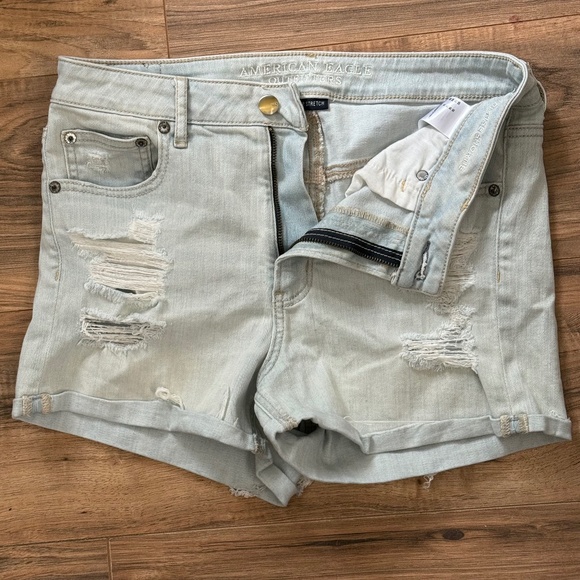 American Eagle Hi-Rise Shortie Distressed Shorts Stretch Light Wash Size 10 - Picture 2 of 12